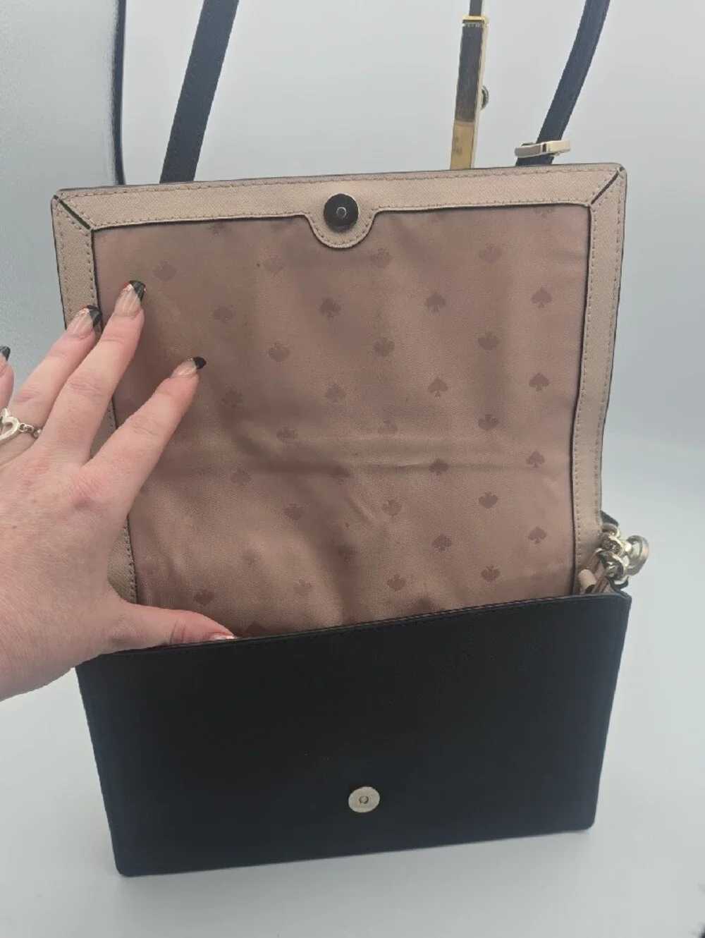 Kate Spade Cream/Black 3 Way Colorblock W/ Pink Chain Med/Large Crossbody (EUC)✨